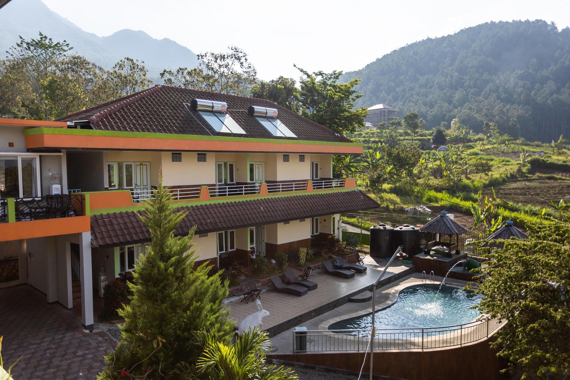 Villa Panderman Indah Batu  Exterior photo