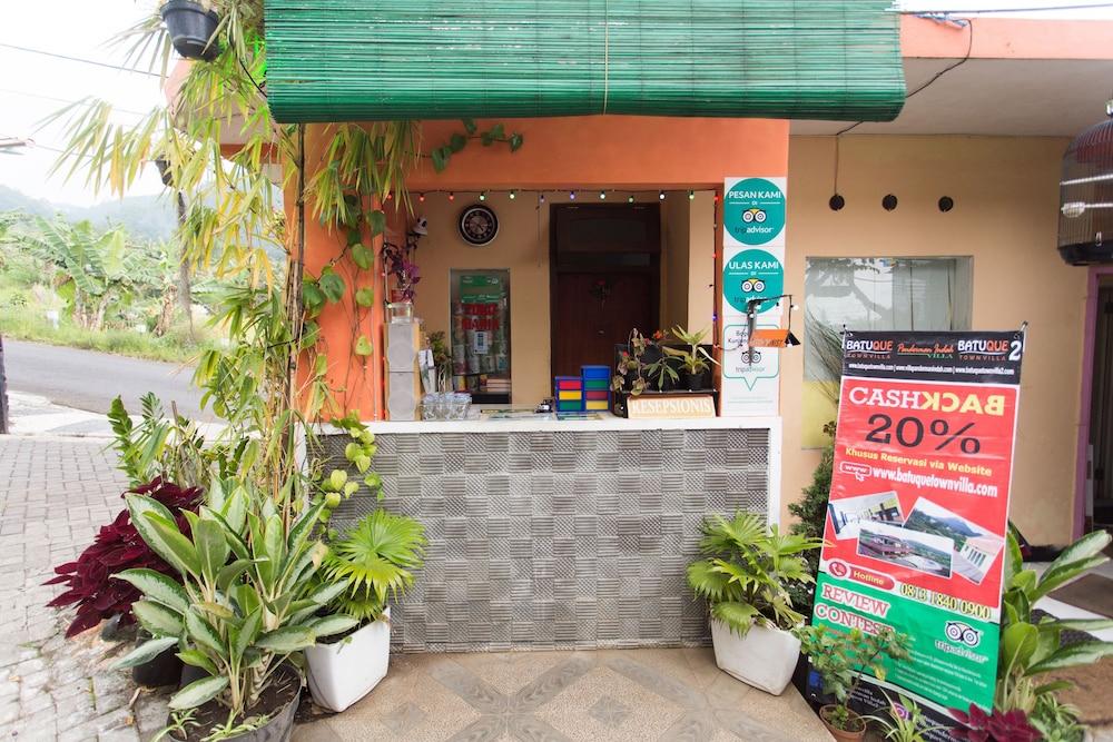Villa Panderman Indah Batu  Exterior photo