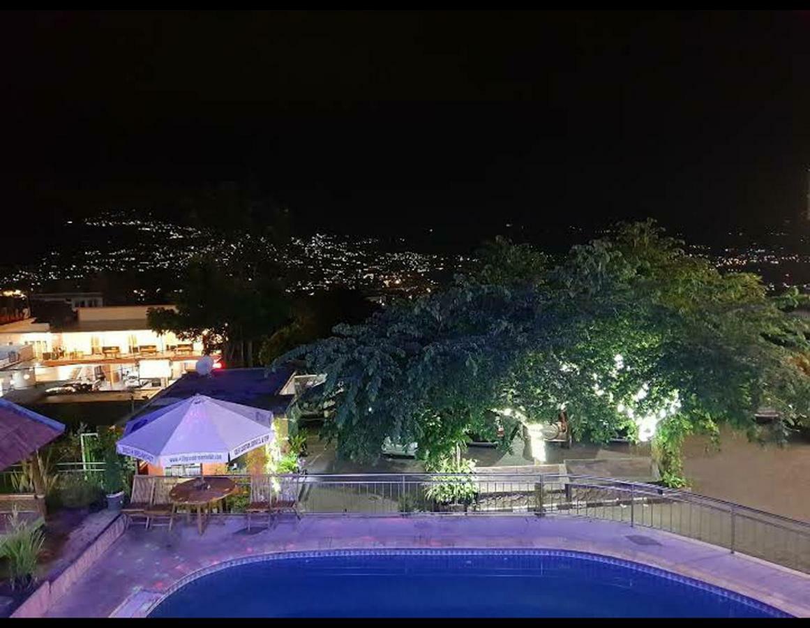 Villa Panderman Indah Batu  Exterior photo