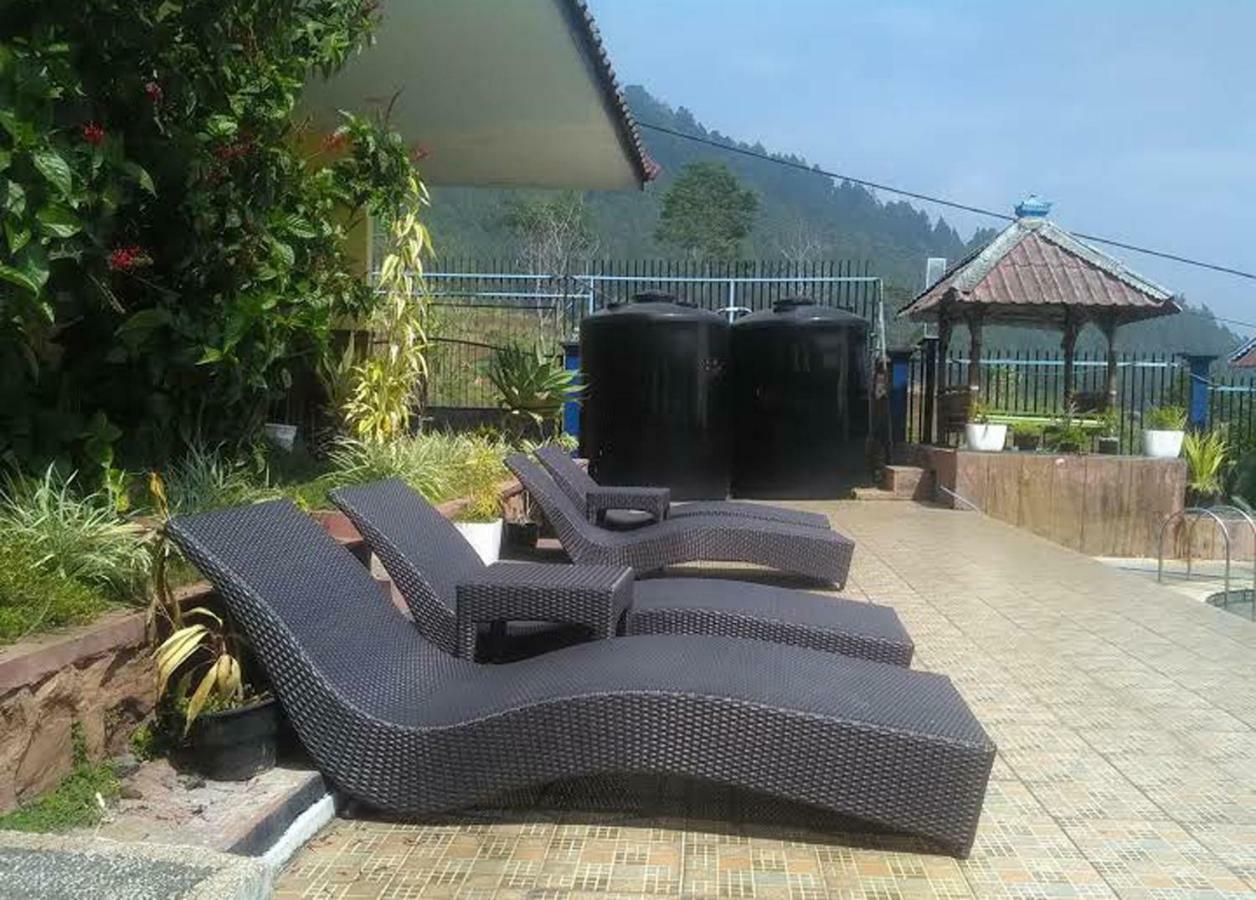 Villa Panderman Indah Batu  Exterior photo